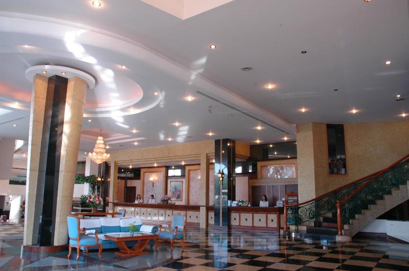 The Camelot Hotel 4*